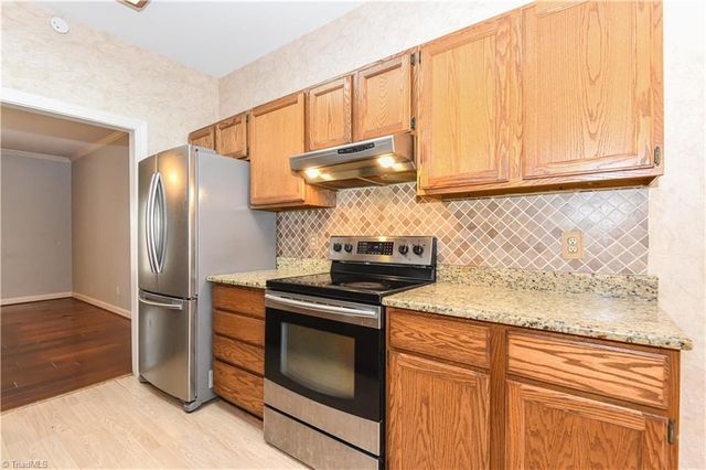 351 S Cherry Street, Kernersville, NC 27284