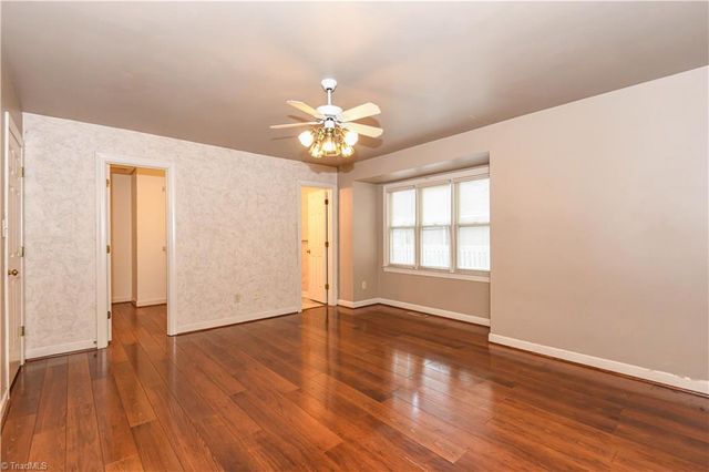 351 S Cherry Street, Kernersville, NC 27284