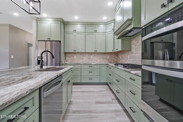 880 Allardt Hwy, Jamestown, TN 38556