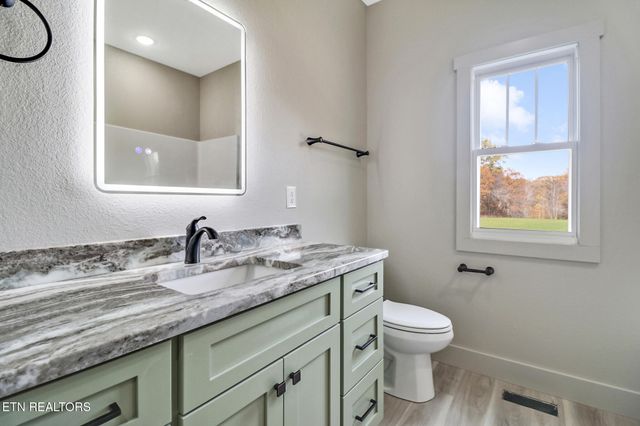 880 Allardt Hwy, Jamestown, TN 38556