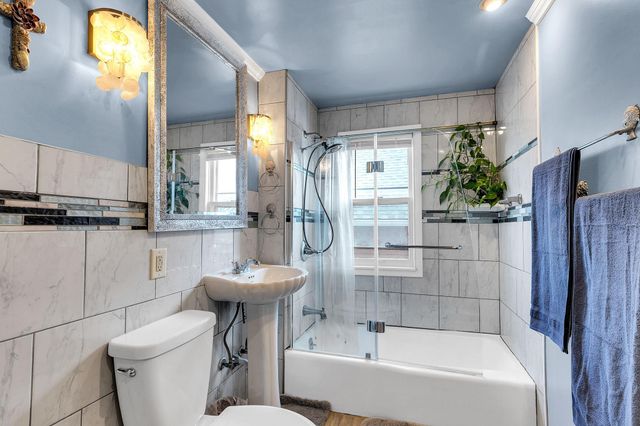 1034 Case Avenue, Saint Paul, MN 55106