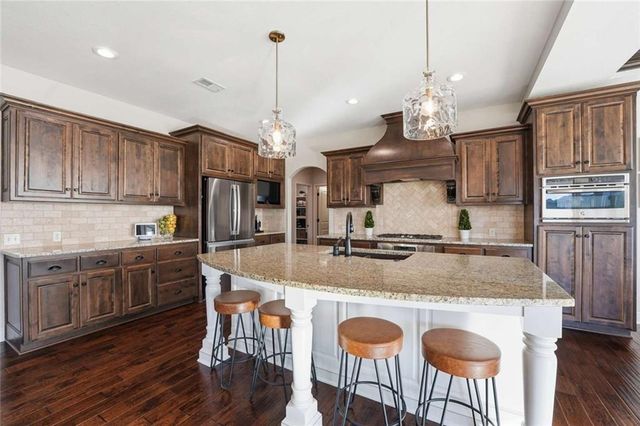 2809 NW Audubon Lane, Lee's Summit, MO 4502