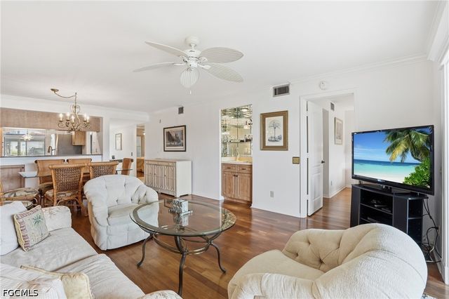 7300 Coventry CT 606, Naples, FL 34104