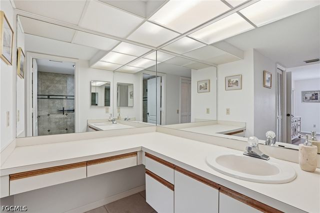 7300 Coventry CT 606, Naples, FL 34104