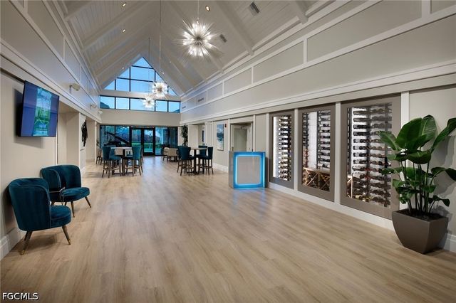 7300 Coventry CT 606, Naples, FL 34104