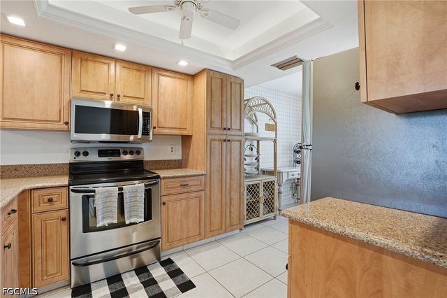 7300 Coventry CT 606, Naples, FL 34104
