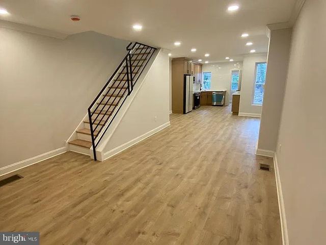 553 E PENN ST, Philadelphia, PA 19144