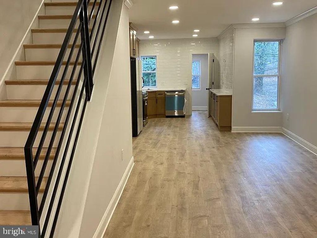 553 E PENN ST, Philadelphia, PA 19144