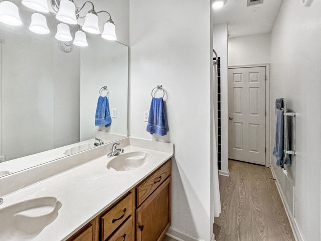 1156 BRADY HOLLOW LN, Memphis, TN 38016