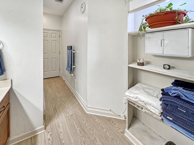 1156 BRADY HOLLOW LN, Memphis, TN 38016