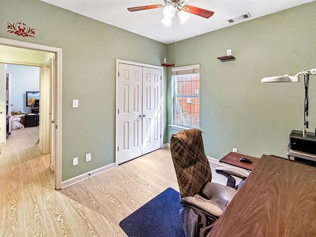 1156 BRADY HOLLOW LN, Memphis, TN 38016