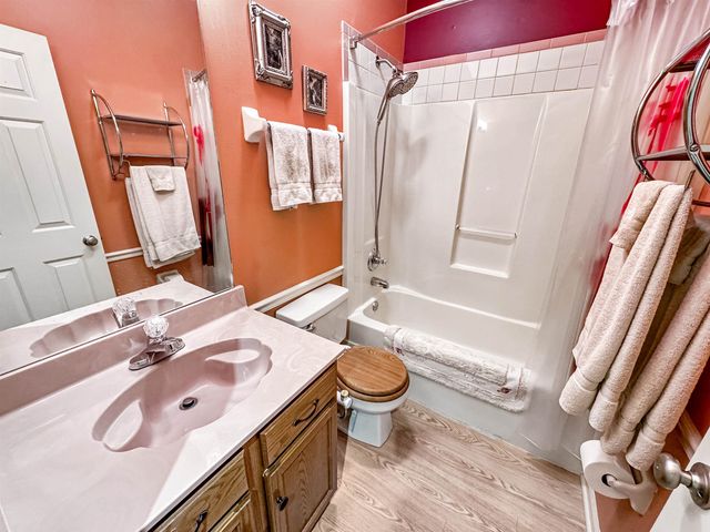 1156 BRADY HOLLOW LN, Memphis, TN 38016