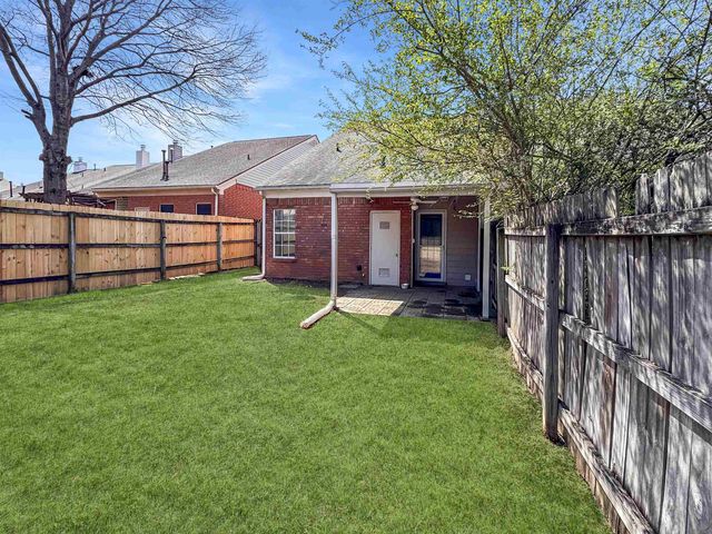 1156 BRADY HOLLOW LN, Memphis, TN 38016