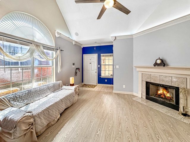 1156 BRADY HOLLOW LN, Memphis, TN 38016