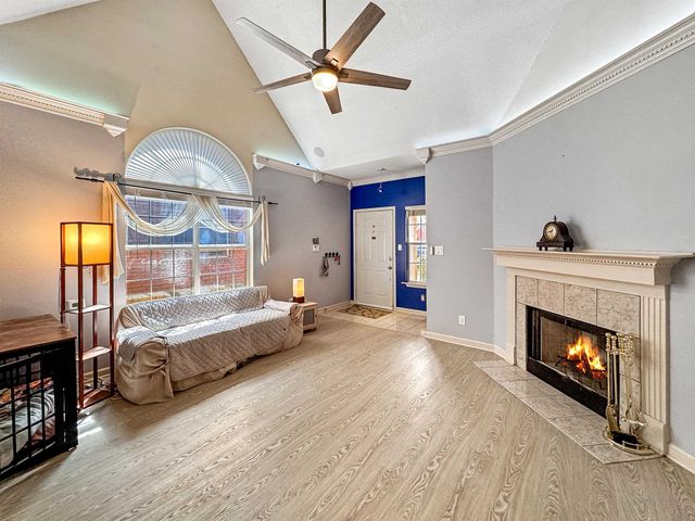 1156 BRADY HOLLOW LN, Memphis, TN 38016