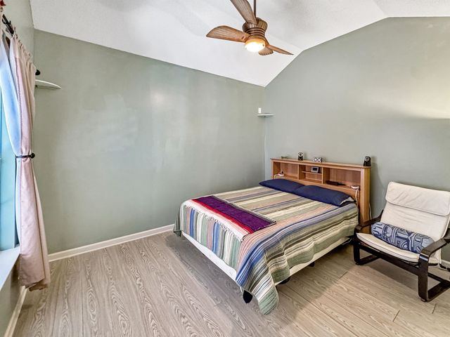 1156 BRADY HOLLOW LN, Memphis, TN 38016