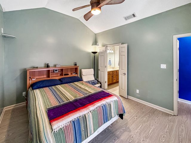 1156 BRADY HOLLOW LN, Memphis, TN 38016