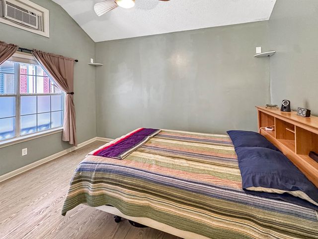 1156 BRADY HOLLOW LN, Memphis, TN 38016