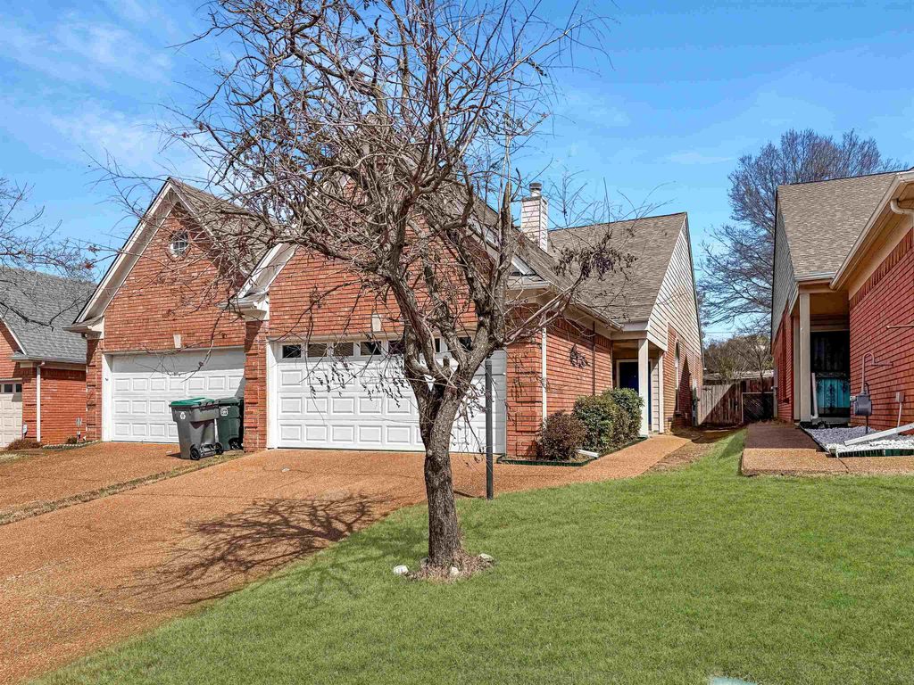 1156 BRADY HOLLOW LN, Memphis, TN 38016