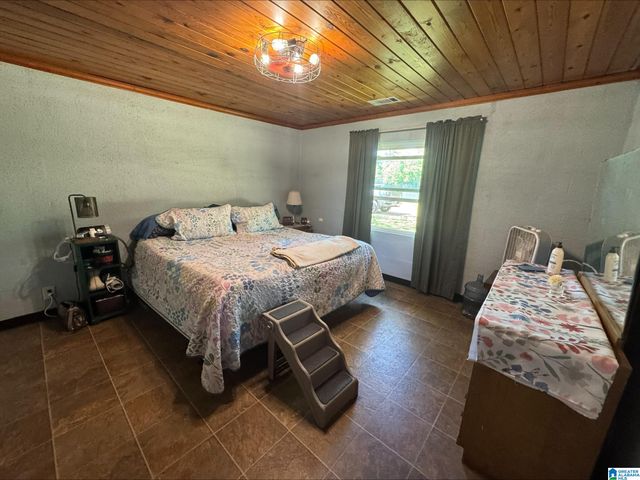 9871 SIMPSON AVENUE, Quinton, AL 35130