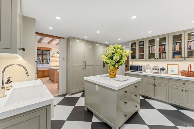 40 Long Ranch Rd, St. Helena, CA 94574