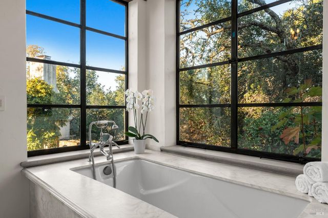 40 Long Ranch Rd, St. Helena, CA 94574