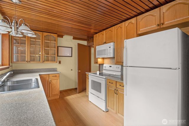 3005 3rd Avenue W, Seattle, WA 98119