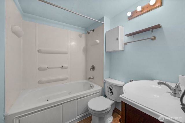 3005 3rd Avenue W, Seattle, WA 98119