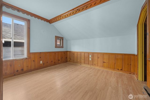 3005 3rd Avenue W, Seattle, WA 98119