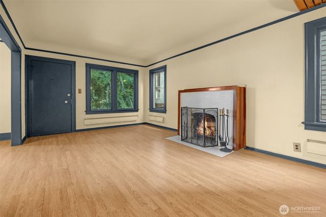 3005 3rd Avenue W, Seattle, WA 98119