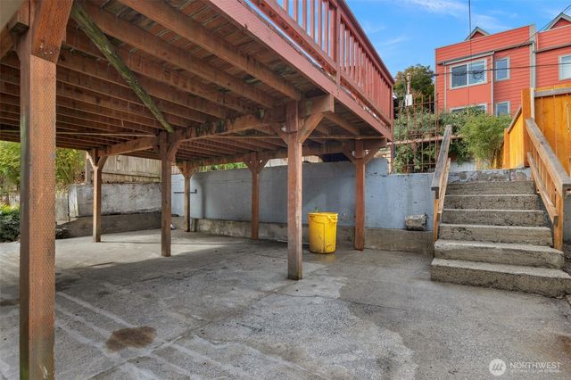 3005 3rd Avenue W, Seattle, WA 98119