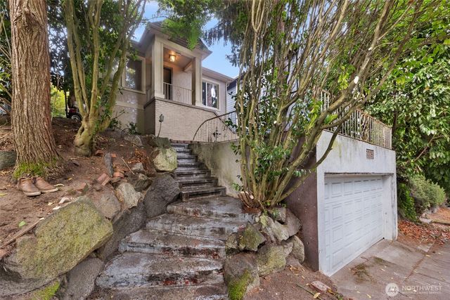 3005 3rd Avenue W, Seattle, WA 98119