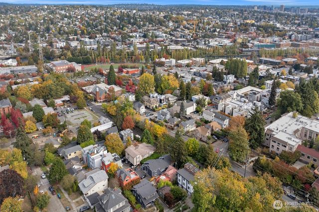 3005 3rd Avenue W, Seattle, WA 98119