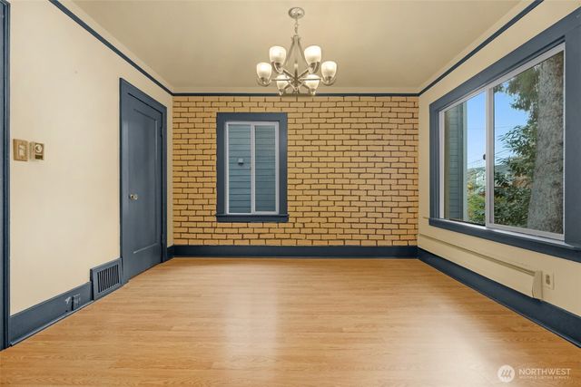 3005 3rd Avenue W, Seattle, WA 98119