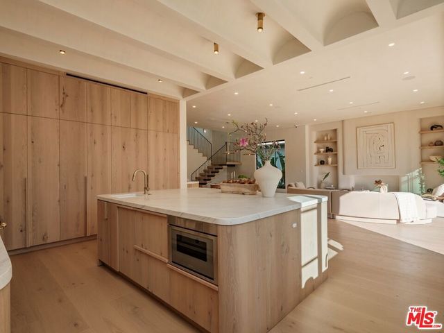 11746 Blix Street, Valley Village, CA 91607