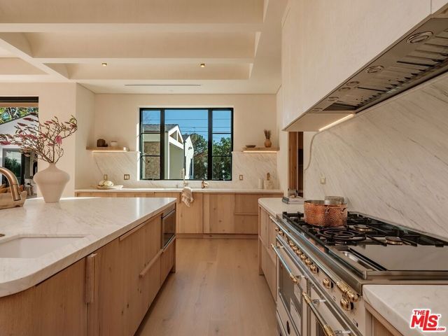 11746 Blix Street, Valley Village, CA 91607