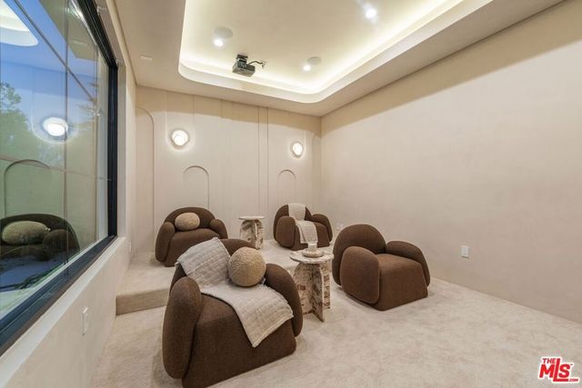 11746 Blix Street, Valley Village, CA 91607