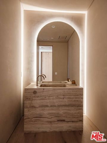 11746 Blix Street, Valley Village, CA 91607