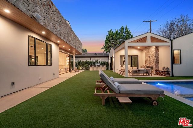 11746 Blix Street, Valley Village, CA 91607