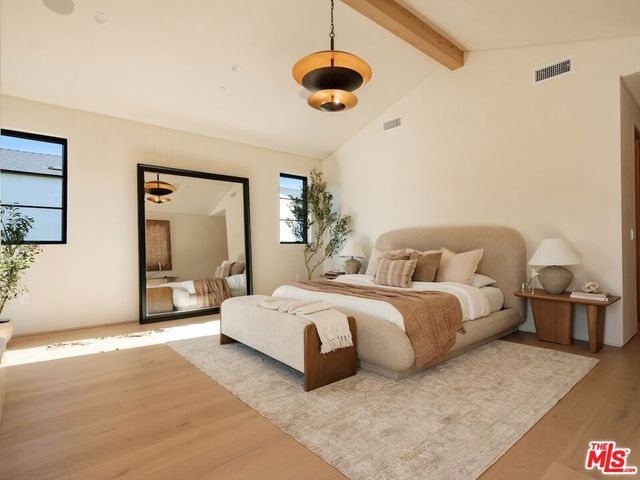 11746 Blix Street, Valley Village, CA 91607