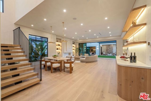 11746 Blix Street, Valley Village, CA 91607