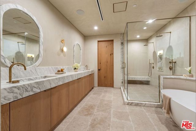 11746 Blix Street, Valley Village, CA 91607