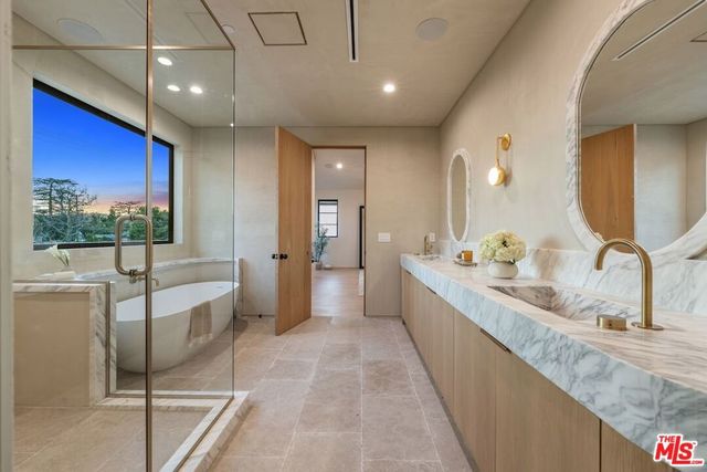 11746 Blix Street, Valley Village, CA 91607