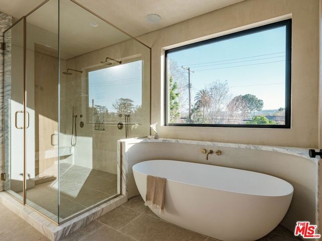 11746 Blix Street, Valley Village, CA 91607