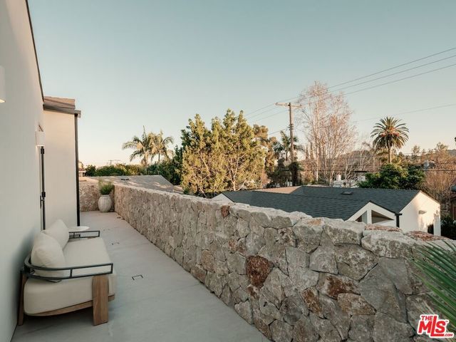 11746 Blix Street, Valley Village, CA 91607