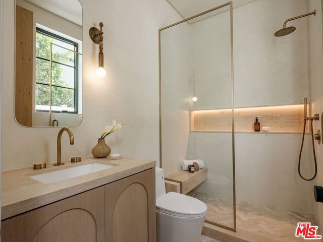 11746 Blix Street, Valley Village, CA 91607