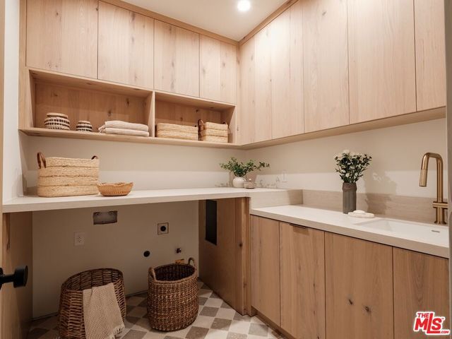 11746 Blix Street, Valley Village, CA 91607