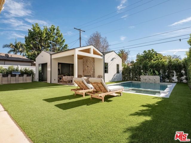 11746 Blix Street, Valley Village, CA 91607