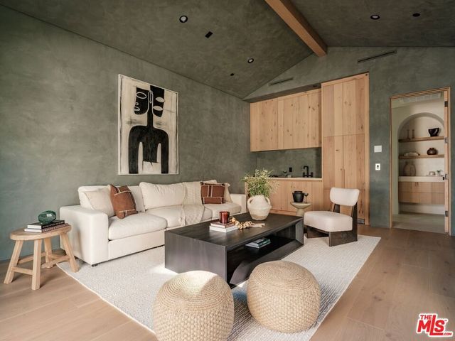 11746 Blix Street, Valley Village, CA 91607