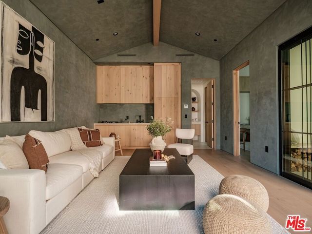 11746 Blix Street, Valley Village, CA 91607